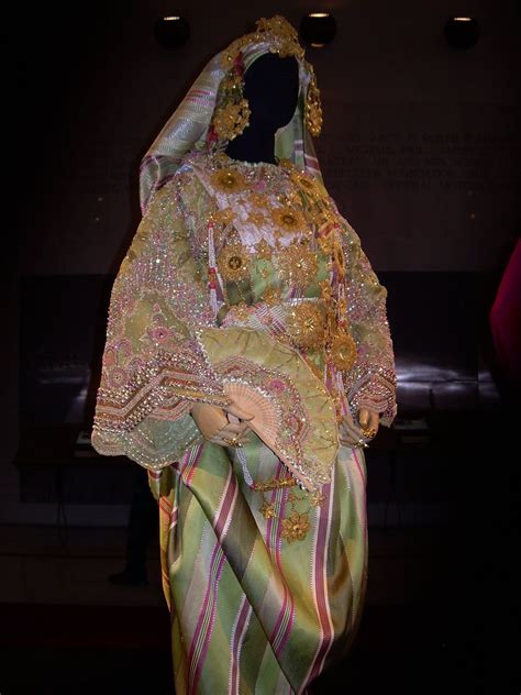 Libyan wedding clothing. | Libyan clothing, Libyan, Traditional outfits