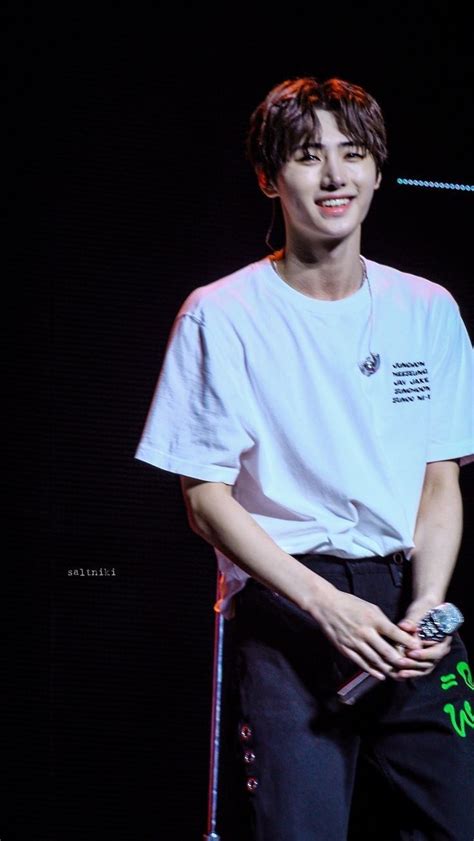 Pin by 𝐹𝑜𝑥𝑦𝑜𝑛𝑖𝑒 ꜥꜤ on 𝙴𝙽𝙷𝚈𝙿𝙴𝙽 Hot korean guys Sung hoon Young mom