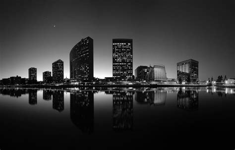 Oakland Skyline-BW by geolio on DeviantArt