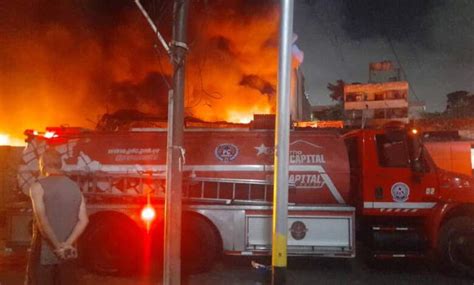 Incendio Dej Nueve Muertos De Una Misma Familia Tras Explosi N De