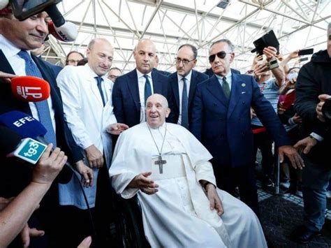 Sigo Vivo Tras Cirug A Papa Francisco Sale Del Hospital