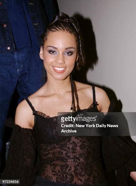 Alicia Keys backstage at the Hammerstein Ballroom before performing ...