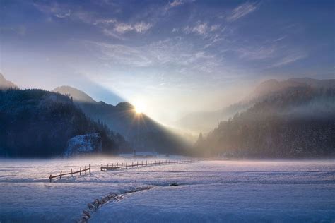 デスクトップ壁紙 日光 風景 森林 山々 日没 湖 自然 反射 空 雪 冬 写真 日の出 氷 イブニング 朝