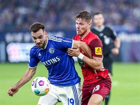 Kenan Karaman FC Schalke 04 19 In Duel Against Philipp Lienhart SC