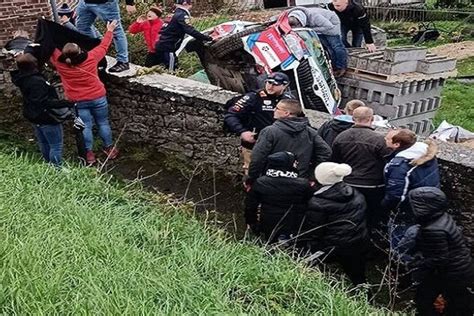 Tragedija U Belgiji Na Reliju Automobilom Uletio U Publiku Ima Mrtvih