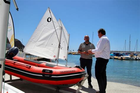 El IID abona más de 104 000 euros en equipamiento para la Escuela de