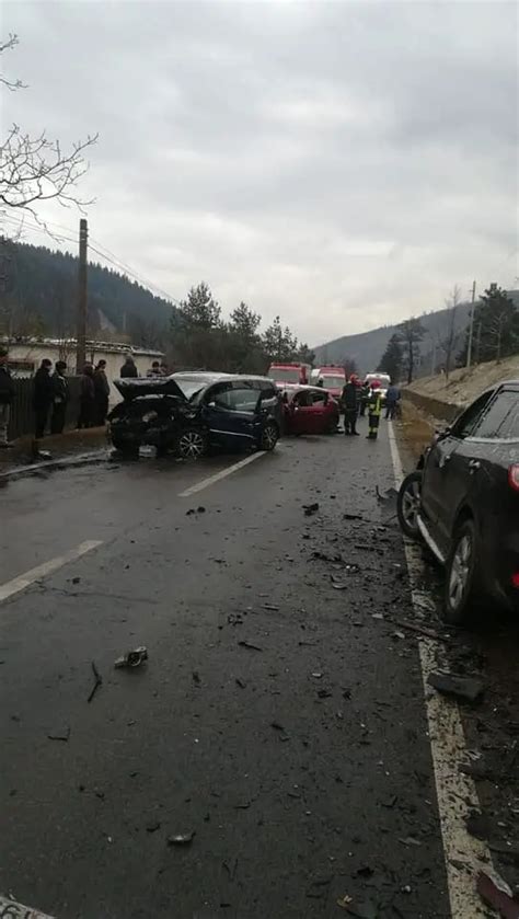 Trafic Blocat Pe Doua Drumuri Din Judetul Bacau In Urma A Doua