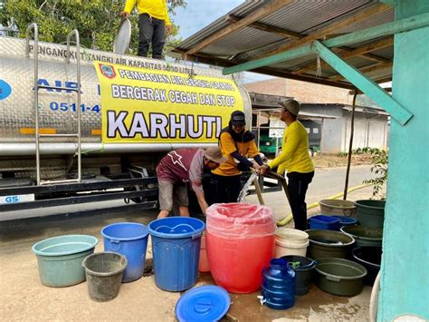 Kekeringan Makin Parah Di Kalsel Dinas Pupr Bagikan Air Bersih Dan