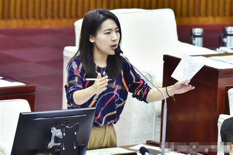 “公投”惨败冲击蓝营2022选情，徐巧芯：可以醒一醒了，没有岁月静好 哔哩哔哩