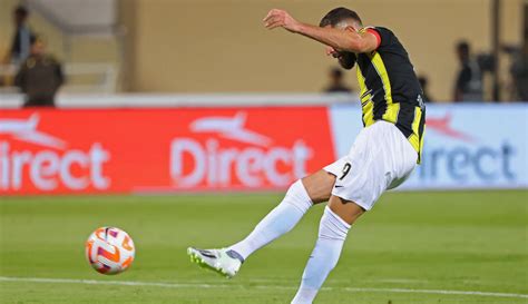 Al Riyadh Vs Al Ittihad Momen Karim Benzema Cetak Gol Perdana Di Liga