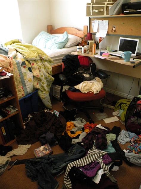 Messy Bedroom 8 Ways To De Clutter Your House And Re Master Your Life