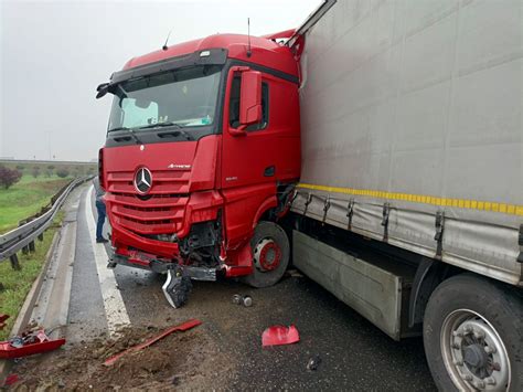 Wypadek Na W Le Wroc Aw Po Udnie Bardzo Du E Utrudnienia Na