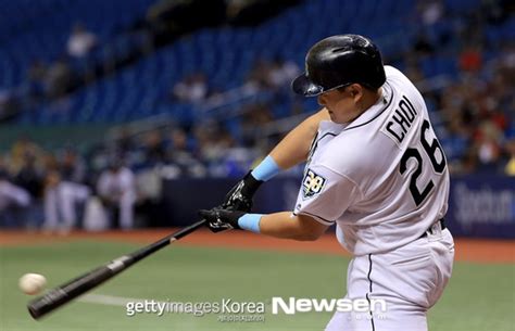 ‘첫 안타 최지만 볼넷 추가해 2출루순조로운 출발종합 손에 잡히는 뉴스 눈에 보이는 뉴스 뉴스엔