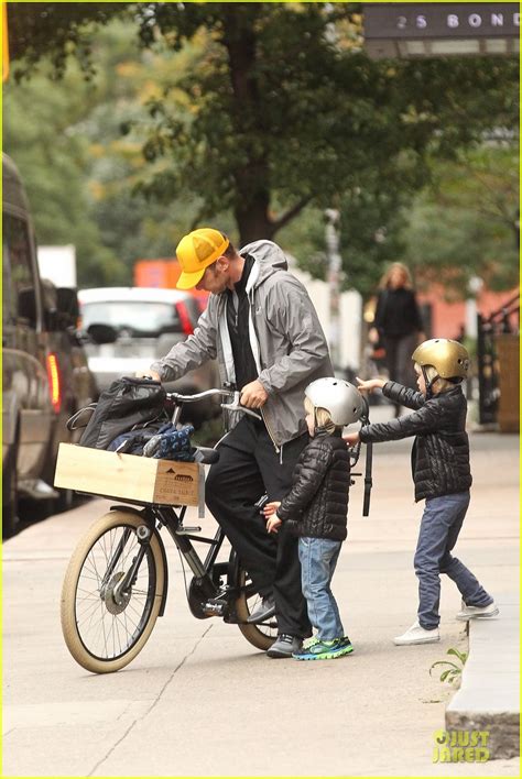 Naomi Watts I Walk Around Naked With Only Liev Schreiber Photo 2970622 Celebrity Babies