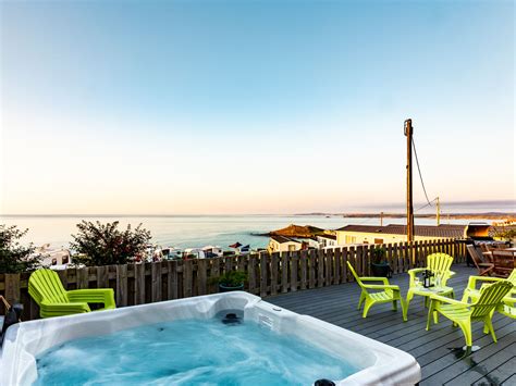 Hot Tub Holiday Cottages on the Beach | Beachlets