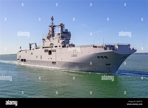 Fs Dixmude L Es Un Buque De Asalto Anfibio Clase Mistral De La