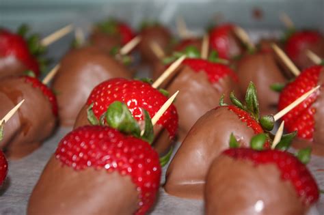 Chocolate Covered Strawberries - Lisa George | Creating Healthy Habits