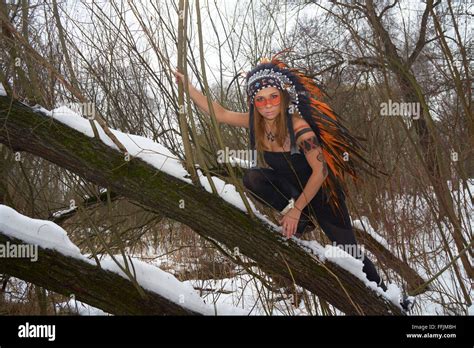 Native American Headdress Hi Res Stock Photography And Images Alamy