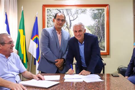 Vit Ria De Santo Ant O Prefeito Paulo Roberto Transmite Comando Da