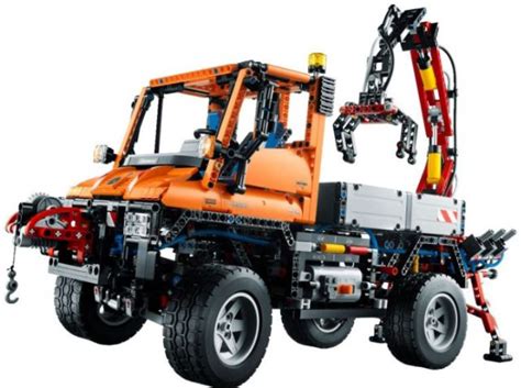 LEGO Technic Mercedes Benz Unimog U 400 Set 8110 SetDB