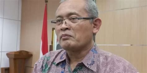 Berita Terkini Harian Muncul Penolakan Rektor Terpilih Uns Di Medsos