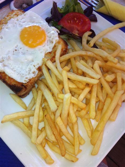 Croque Madame Frites Food Chicken Meat