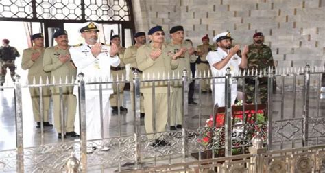 Coas Munir Pays Visit To Quaid E Azam Mausoleum Corps Headquarter In