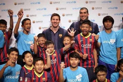 Messi và những câu chuyện từ thiện đáng nhớ Báo VietnamNet