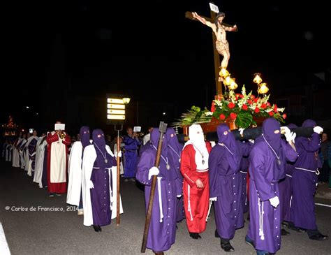 Castroventosa El Martes Santo se despide con un Vía Crucis Penitencial