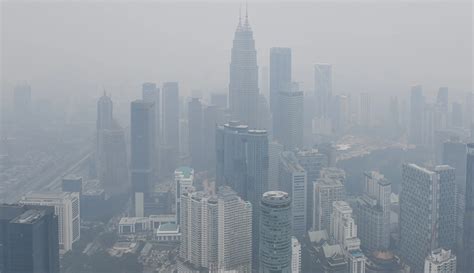 Foto Penampakan Pekatnya Kabut Asap Kota Kuala Lumpur Foto Liputan