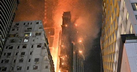 Impactantes Fotos De Incendio En Rascacielos De Hong Kong La Noche Se