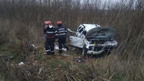 FOTO Cinci răniți într un accident pe Autostrada A1 în Dâmbovița