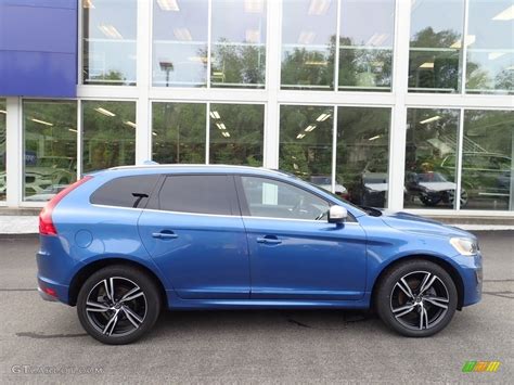 Bursting Blue Metallic Volvo Xc T Awd R Design Exterior Photo