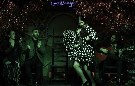 Madrid: Live Flamenco Show with Food and Drinks Options | GetYourGuide