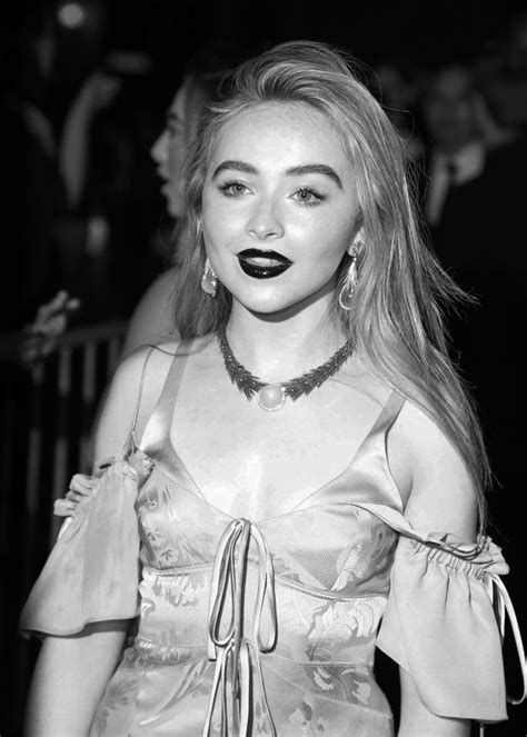 “sabrina Carpenter Outside The Harper’s Bazaar Icons Party During New York Fashion Week In New