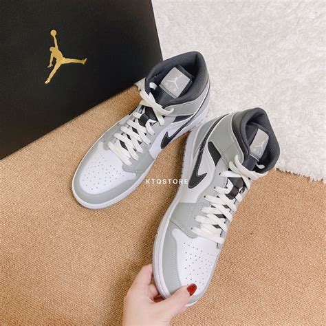 Nike Air Jordan 1 Mid Light Smoke Grey 灰白黑 554724 078 蝦皮購物