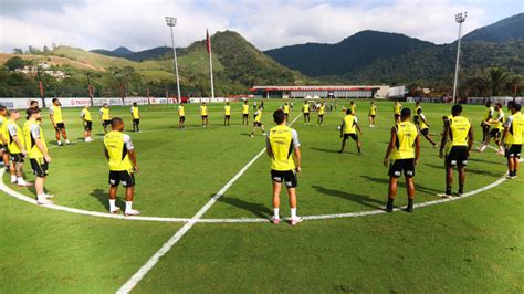 Flamengo Define Equipe Titular Para Partida Contra O Bragantino Neste