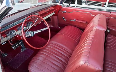 1961 Oldsmobile Dynamic 88 Convertible - Provincial White