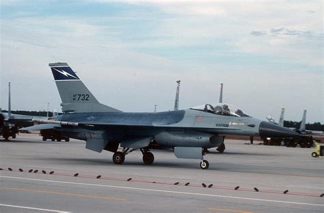 81-0732 • f-16 photography