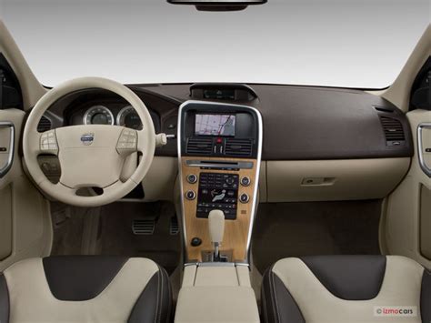 2011 Volvo XC60: 16 Interior Photos | U.S. News