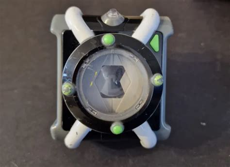 Ben Ultimate Omnitrix Deluxe Fx Watch Lights Sounds Toy Bandai Alien