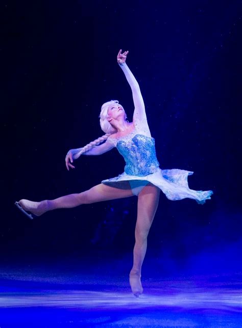 Becky Bereswill Brings “elsa” To Life On The Ice In Disney On Ice’s Presents “frozen” Figure