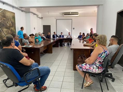 Programa Lar Legal entrega 38 títulos de propriedade a moradores de