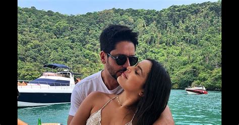Emilly Araújo E Namorado - Emilly Araújo se declara ao namorado, Paulo Simões:'Amo daqui até ...