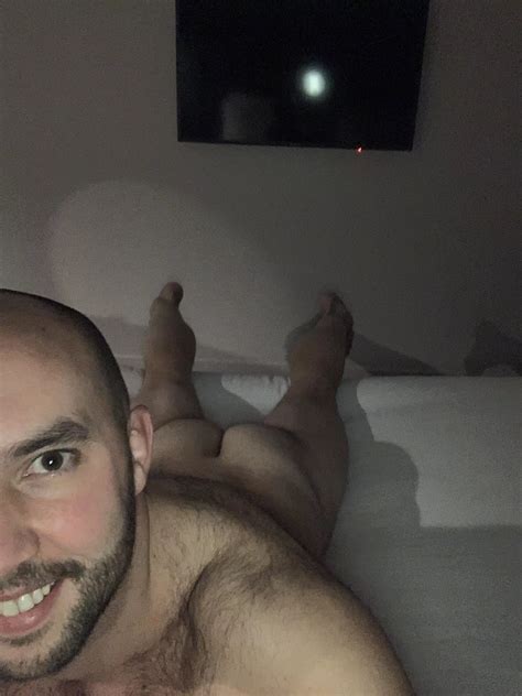 Join Me In My Hotelroom Nudes DadsGoneWild NUDE PICS ORG