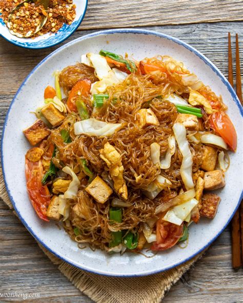 How to Make a Delicious Vegan Pad Woon Sen - WoonHeng