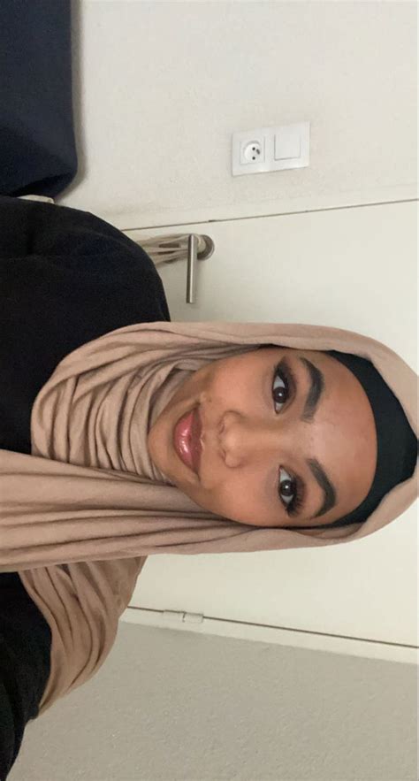 Pingl Par Sur Hijabi En Mode Femme Originale