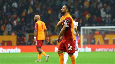 Galatasaray dan Arda Turan a jübile sürprizi