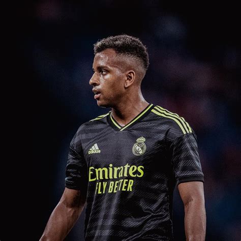 Rodrygo Goes é convocado para a Copa de 2022 relembre trajetória do