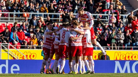 Sieg gegen Bielefeld Regensburg schießt sich zurück an